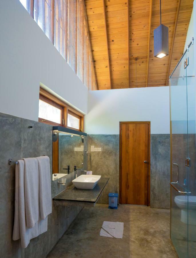 Miracle Resorts & Villas Полоннарува Екстер'єр фото
