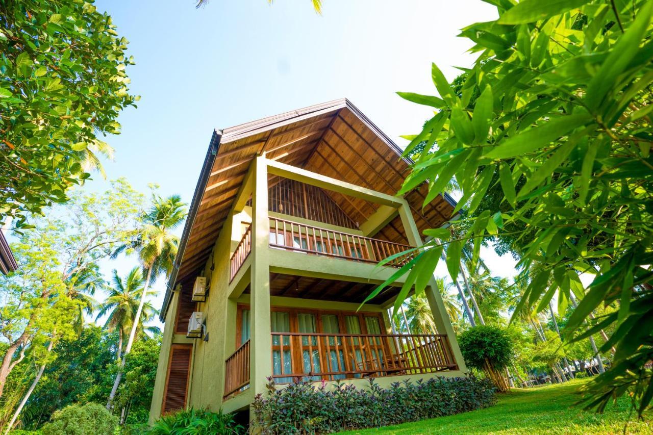 Miracle Resorts & Villas Полоннарува Екстер'єр фото